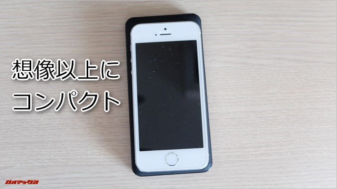 Anker PowerCore2 Slim 10000はiPhone5を一回りほど大きくした感じ