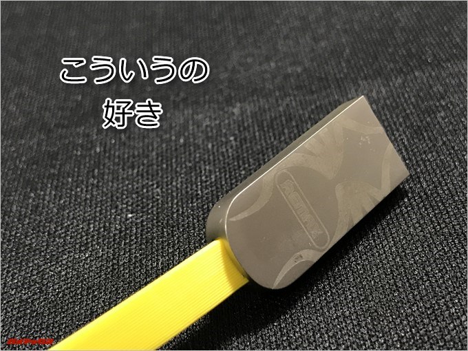 REMAX ARMORは細かい点もデザインされていて遊び心があり好印象