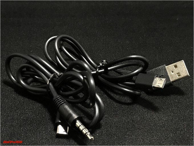 REMAX-K03に付属のケーブルは十分な長さでした。