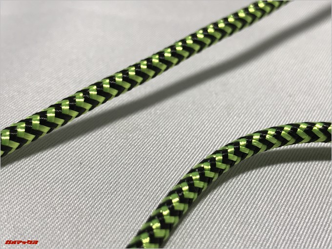 SADES SA-801のケーブルは高耐久な布折込タイプ