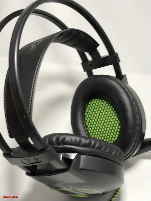 SADES SA-801のカラーリングはグリーンとブラックでゲーミング感バツグン