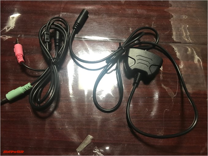 SADES SA-921にはXboxコントローラーに接続するためのアタッチメントも付属しています