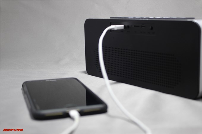 SARDiNE A10はスマホを充電することも出来ます