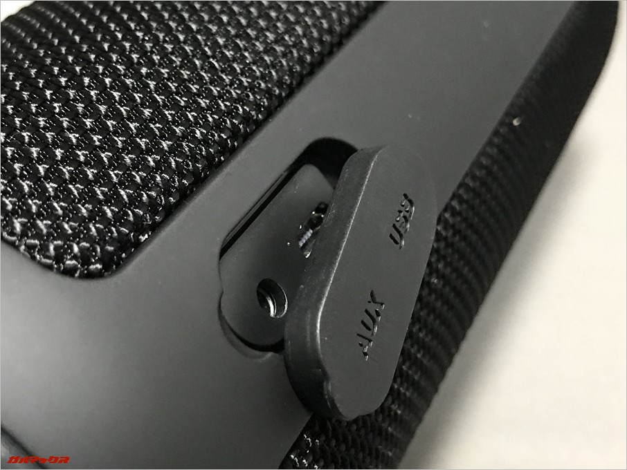 Tronsmart T6に備わっている端子はゴムカバーが付いています