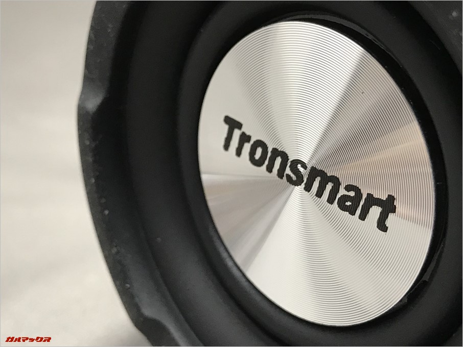 Tronsmart-T6の底面にはサブウーファーが備わっています