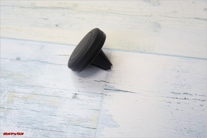 マグネット式の車載ホルダー