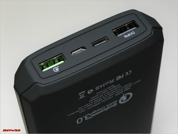 Tronsmart Edge 20000は4つの端子が備わっています