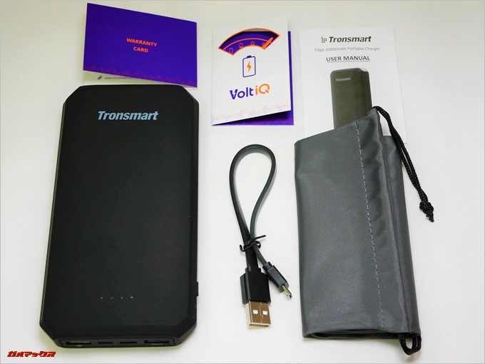 Tronsmart Edge 20000の付属品はポーチも付属していてかなり充実した内容となっています