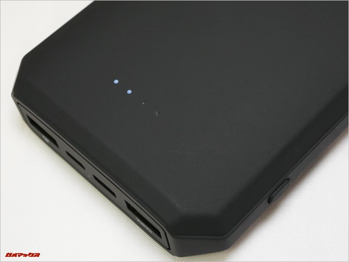 Tronsmart Edge 20000のバッテリー残量表示は4段階での表示でした