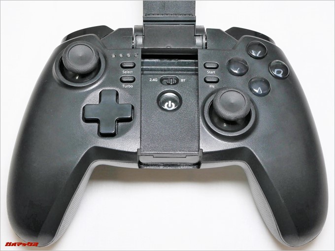 Tronsmart Mars G02の本体中央部分を開くと接続モードや電源ボタンにアクセス可能です