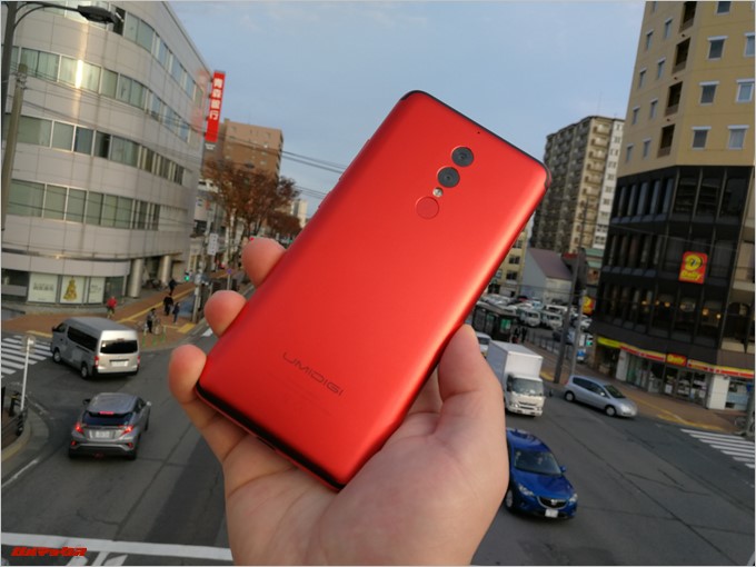 UMIDIGI S2は美しい赤色が非常に綺麗