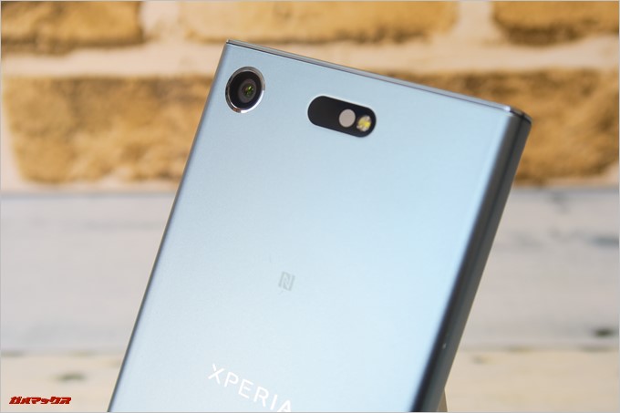 Xperia XZ1 Compact（G8441）本体背面上部にはメインカメラと各種センサーが備わっています