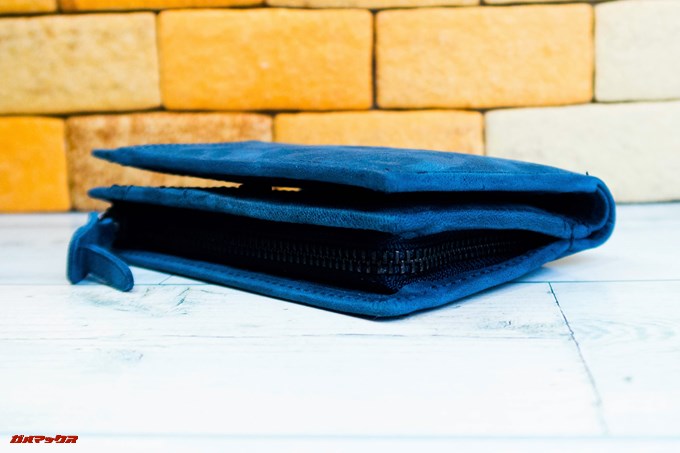 ［COREOの馬革 折財布 8FJ-9979］はＬ字ファスナ仕様