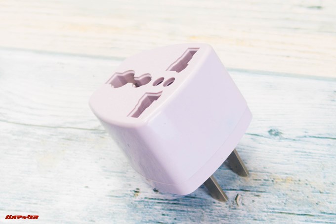 Dibea 2-in-1 Wireless Vacuum Cleaneに付属の変換プラグは様々な形状で利用できるタイプでした