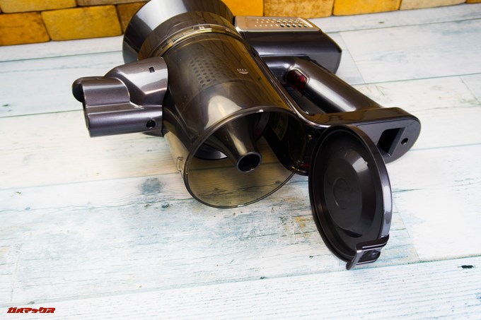 Dibea 2-in-1 Wireless Vacuum Cleaneはゴミの紙パックふようで経済的。簡単にダストボックスを開いてゴミを捨てることが出来ます。