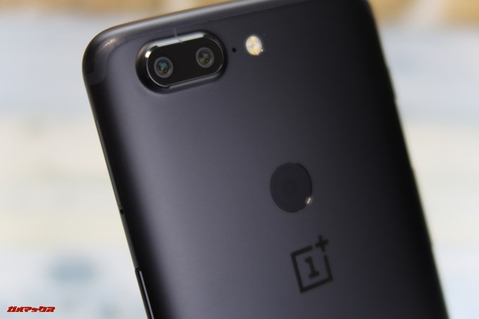 OnePlus 5Tはダブルレンズカメラを採用