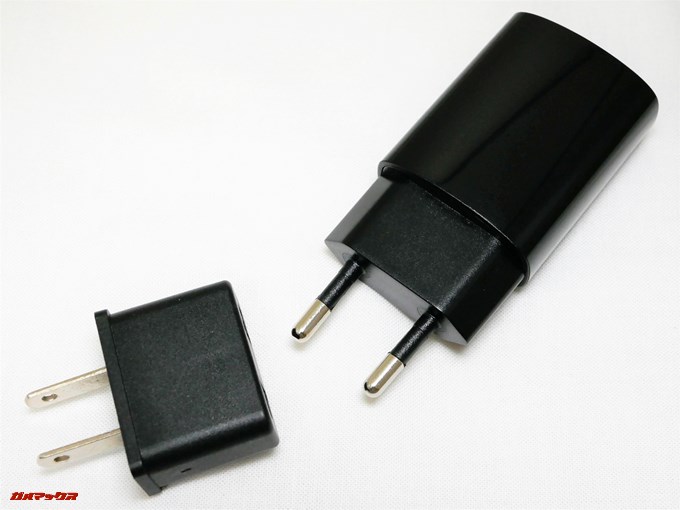 UHANS i8には変換アダプターが付属しています。