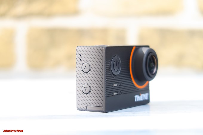 Thieye E7の本体右側面には丸型の上下カーソルキーが備わっていました