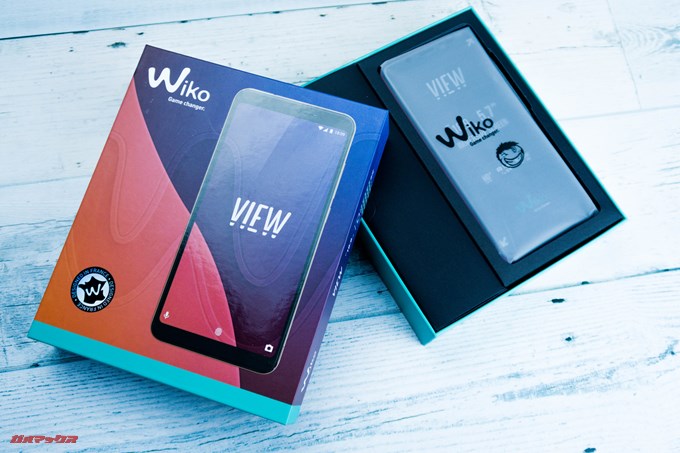 Wiko VIEWは丁寧に梱包されています。
