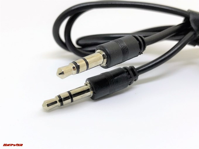 DOSS SoundBoxには有線接続用のケーブルが付属しており長さも70cmで長いので使い勝手が良いです。