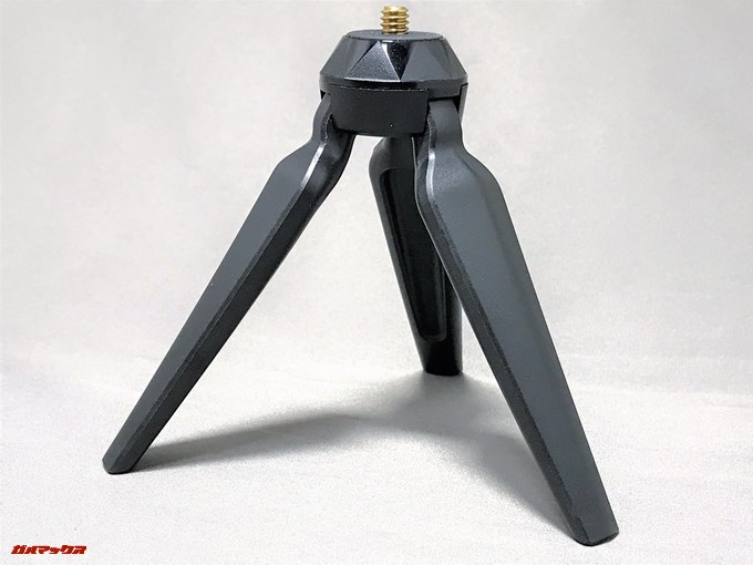 EKEN H9sには三脚が付属しています。