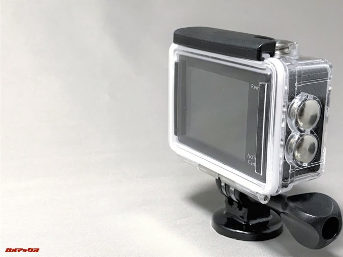 EKEN H9sは防水ケースが付属しているので、スキーなどでも利用する事が可能です。