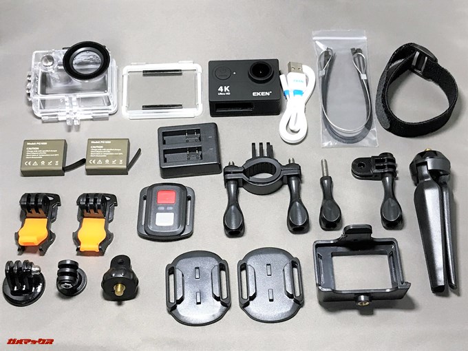 EKEN H9sは様々なアタッチメントが付属しているので別途購入する必要がありません。