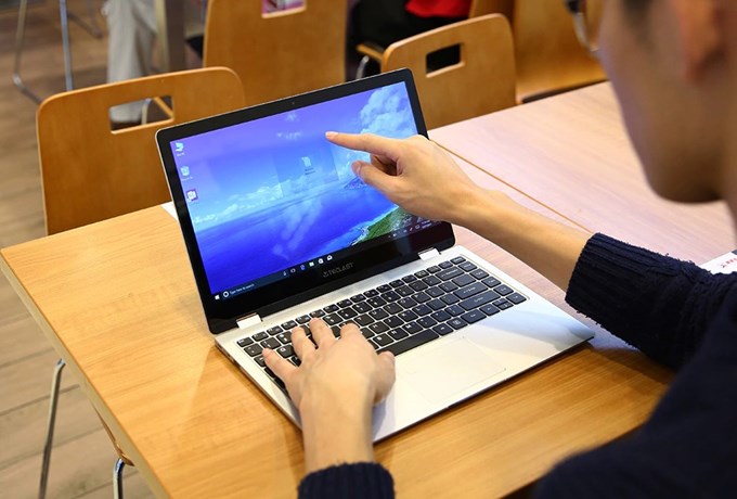 Teclast F6 Pro Notebookはタッチパネルに対応しています。