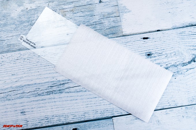 MAZE Alpha Xには保護ガラスが付属しています。