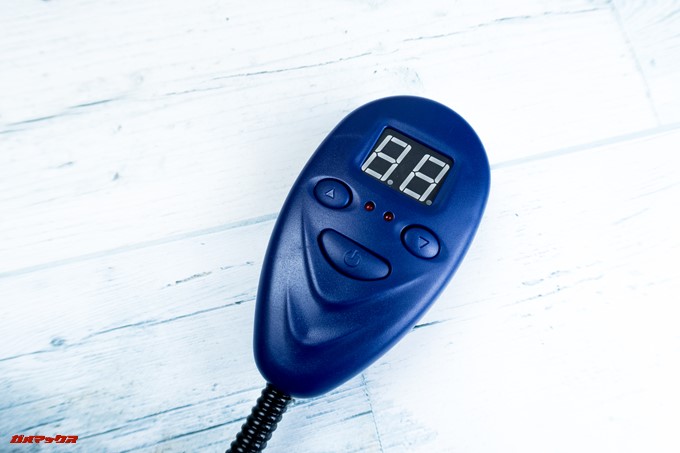 ペット用ホットカーペットのリモコンは温度がデジタル表示されるタイプ