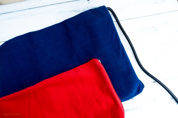 ペット用ホットカーペットには2枚のカバーが付属しています