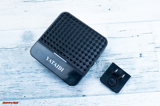 YATAIDI ワイヤレス チャイムの受信機にはコンセントに直接挿して給電する耐えのアタッチメントが付属してました