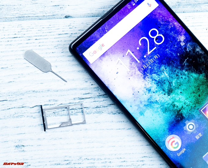 MAZE Alpha XのSIMトレイはスロット2がMicroSDと共用です。