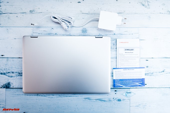 Teclast F6 Proの同梱物はシンプルな内容なので余分なものは一切ついてません