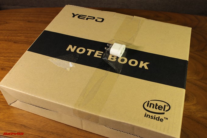YEPO 737A Notebook自体の外箱は比較的綺麗でした。