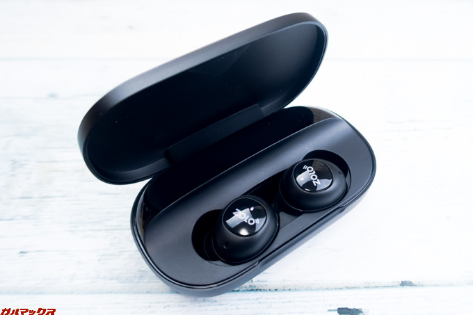 Zolo Liberty+ 2のケース蓋は磁石でくっつく仕様となっています。