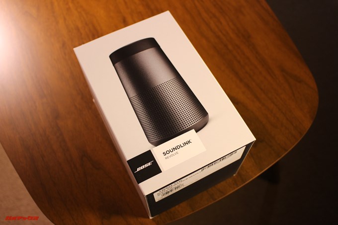 BOSE SoundLink Revolveの外箱は価格に見合う立派な化粧箱