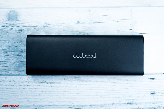 dodocool DP13はアルミ媒体でつや消しブラックカラーなので指紋が目立ちません