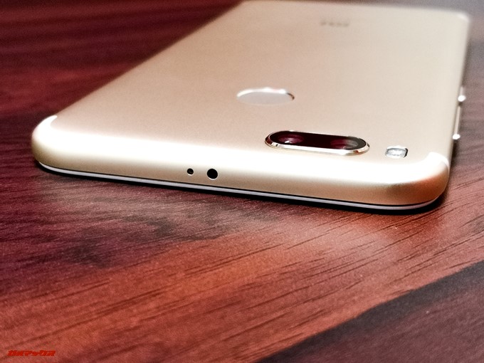 Xiaomi Mi 5Xの本体上部には赤外線センサーも備わっています。