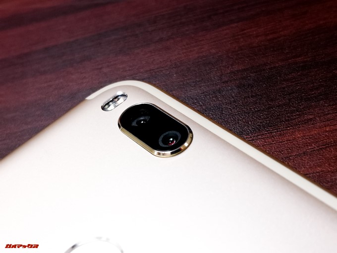 Xiaomi Mi 5XにはOmniVision製の1200万画素が2つ備わっています