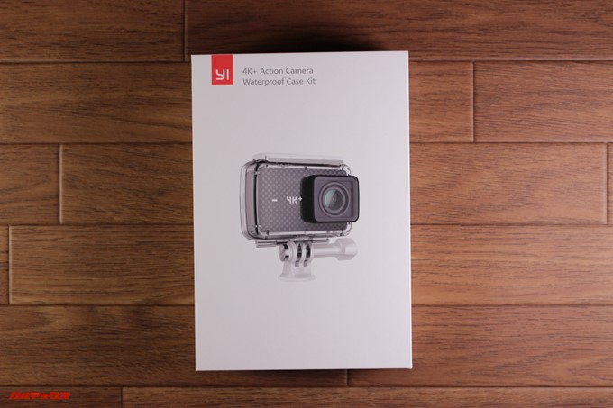 yi 4K+の外箱は高級感が高い