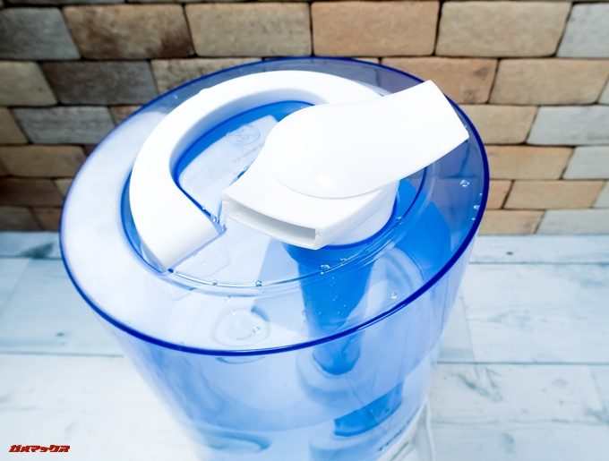 TENKERの加湿器は噴出口が2段構造になっており、2方向に噴出出来ます。