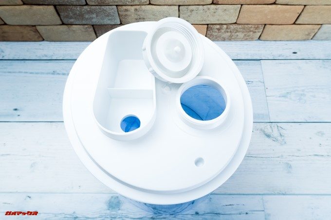 TENKERの加湿器は給水口も広く水を入れやすいです。