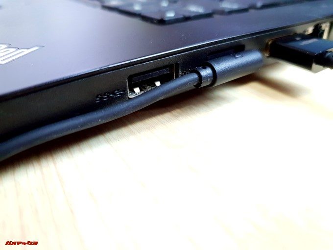 REMAX RAYEN USB-Cデータケーブルは挿し込む位置により並んでいる端子の利用が出来ない又は差し込みにくくなる場合があるので注意