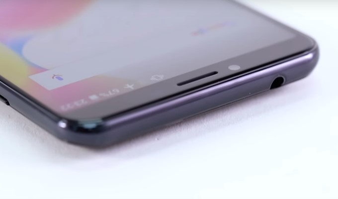 CUBOT X18 Plusは本体の上部にイヤホンジャックが備わっています。お気に入りの有線イヤホンを利用できますね！