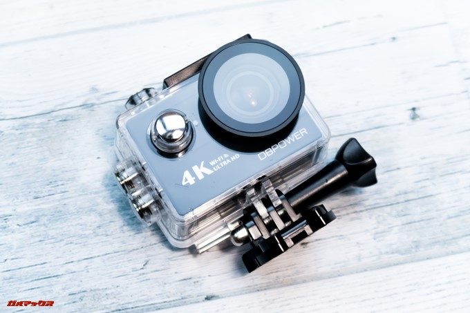 DBPOWER 4K 620Cは防水ケースが付属しています。