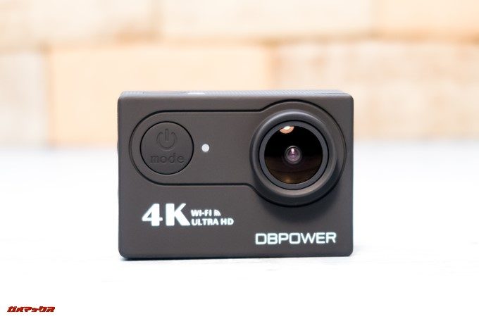DBPOWER 4K 620Cのフロントは電源ボタンが備わっています。