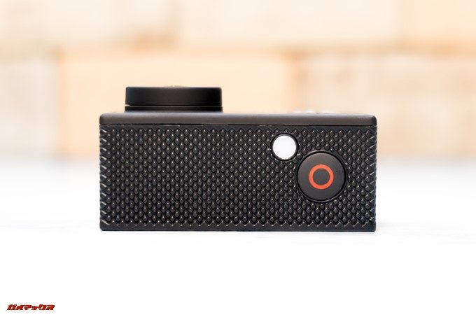 DBPOWER 4K 620Cの本体上部にはシャッター/録画開始・停止のボタンが備わっています。