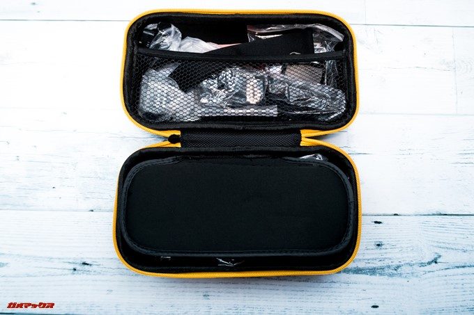 DBPOWER 4K 620Cのケースには全ての付属品が詰め込まれていました。