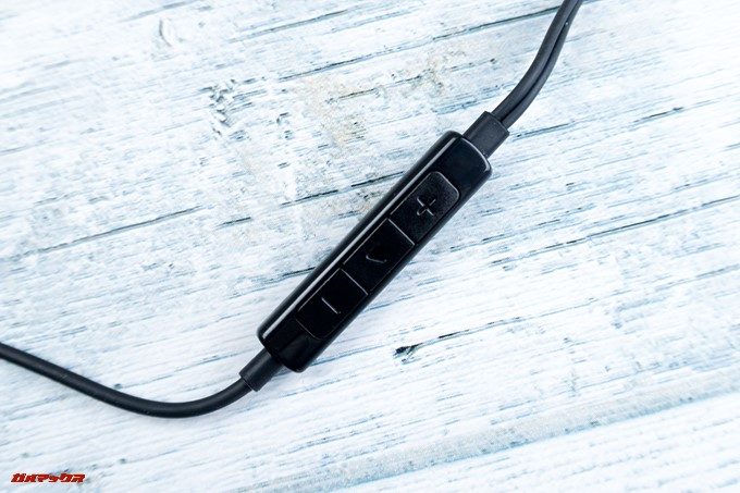 Scenes Lifelike SS-101はボリュームと再生ボタンのみが利用できるシンプルなタイプ